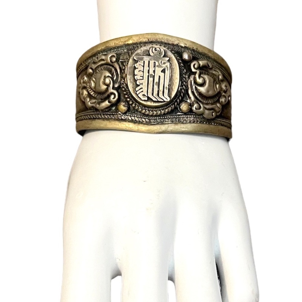 VINTAGE HAND CRAFTED SILVER‎ CUFF BRACELET